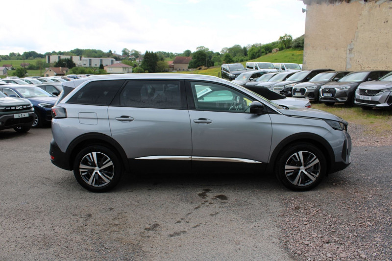 Photo 5 de l'offre de PEUGEOT 5008 PHASE 4 ALLURE PACK EAT8 BOITE AUTO PALETTE HYBRIDE 136 CV CAMÃRA 360 MI CUIR  7 PLACES à 30400€ chez Bougel transactions