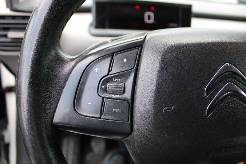Photo 10 de l'offre de CITROEN C4 CACTUS II BUSINESS BLUE HDI 100 CV GPS 3D CLIM USB AUDIO MP3 RADAR BLUETOOTH RÃGULATEUR à 11990€ chez Bougel transactions