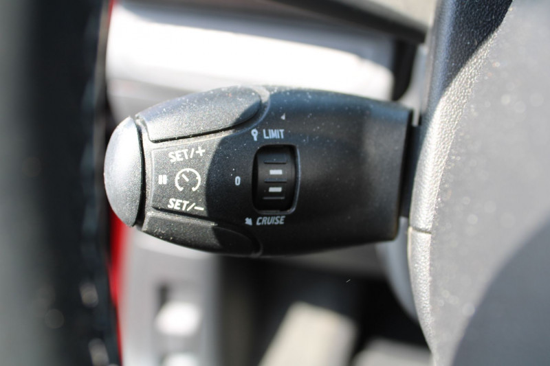 Photo 11 de l'offre de PEUGEOT 2008 II 1L5 BLUEHDI 120 CV ALLURE EAT6 BOITE AUTO GPS USB RÃGULATEUR BLUETOOTH CUIR LEDS à 11800€ chez Bougel transactions