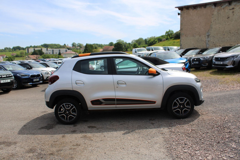 Photo 6 de l'offre de DACIA SPRING ELECTRIC CONFORT PLUS CAMÃRA GPS USB CUIR LIMITEUR BLUETOOTH LEDS ACCOUDOIR  ABS à 9990€ chez Bougel transactions