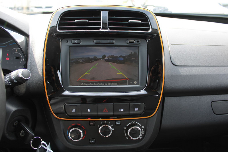 Photo 13 de l'offre de DACIA SPRING ELECTRIC CONFORT PLUS CAMÃRA GPS USB CUIR LIMITEUR BLUETOOTH LEDS ACCOUDOIR  ABS à 9990€ chez Bougel transactions