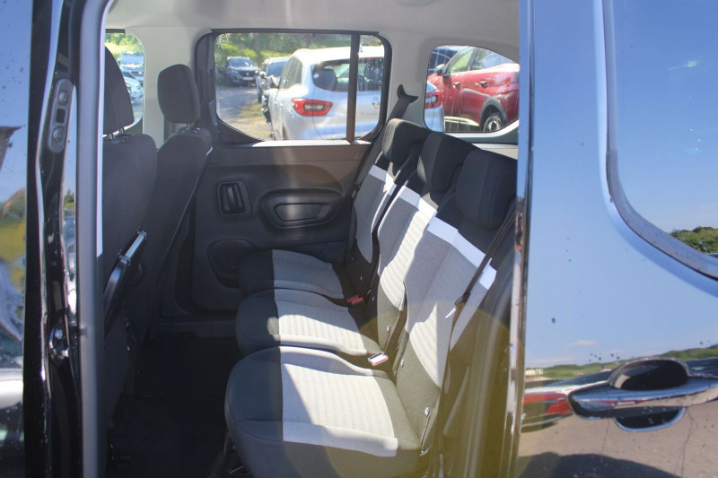 Photo 9 de l'offre de CITROEN BERLINGO 5 MAX BLUE HDI 130 CV GPS 3D CAMÃRA I-COKPIT JA 16 FULL LED GRIP BOITE AUTO EAT-8 à 29990€ chez Bougel transactions