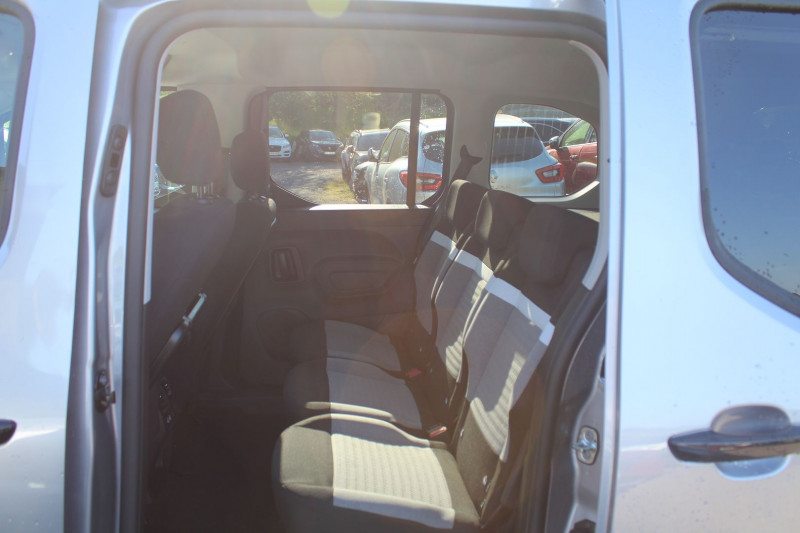 Photo 11 de l'offre de CITROEN BERLINGO 5 MAX BLUE HDI 130 CV GPS 3D CAMÃRA I-COKPIT JA 16 FULL LED GRIP BOITE AUTO EAT-8 à 29990€ chez Bougel transactions