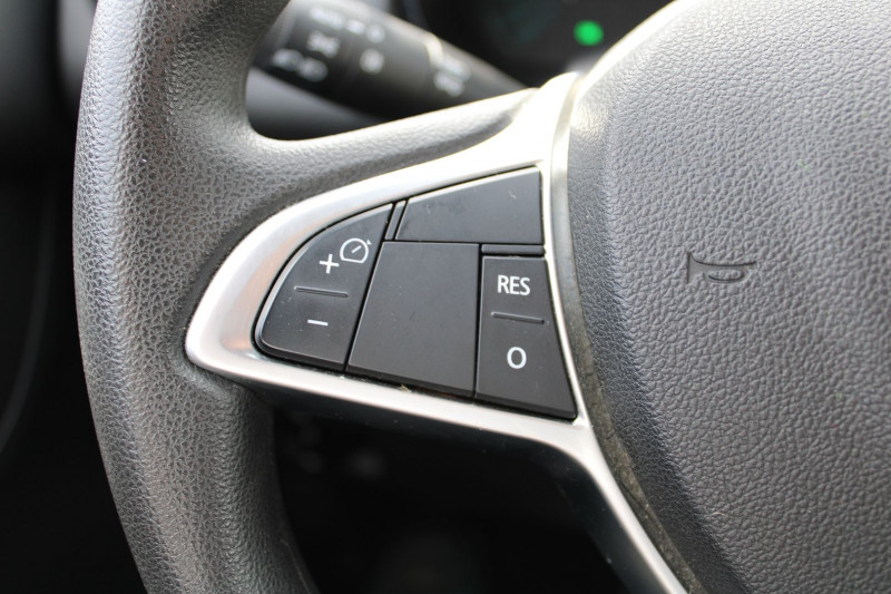 Photo 14 de l'offre de DACIA SPRING ELECTRIC CONFORT PLUS CAMÃRA GPS USB CUIR LIMITEUR BLUETOOTH LEDS ACCOUDOIR  ABS à 9990€ chez Bougel transactions
