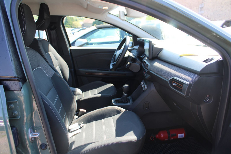 Photo 7 de l'offre de DACIA SANDERO 5 TCE 90 CV STEPWAY GPS 3D CAMÃRA FULL LED MP3 USB RÃGULATEUR BLUETOOTH BOITE AUTO à 17990€ chez Bougel transactions
