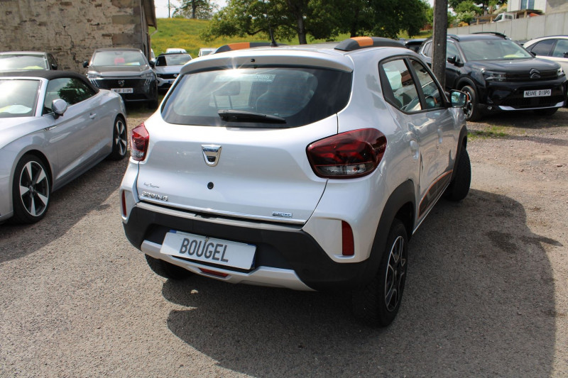 Photo 2 de l'offre de DACIA SPRING ELECTRIC CONFORT PLUS CAMÃRA GPS USB CUIR LIMITEUR BLUETOOTH LEDS ACCOUDOIR  ABS à 9990€ chez Bougel transactions