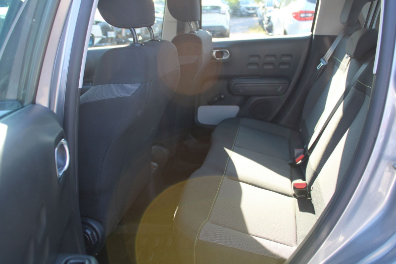 Photo 8 de l'offre de CITROEN C3 PHASE 4 SHINE 82 CV ESSENCE GPS MIROR LINK CLIM FULL LED USB RADAR BLUETOOTH RÃGULATEUR à 10500€ chez Bougel transactions