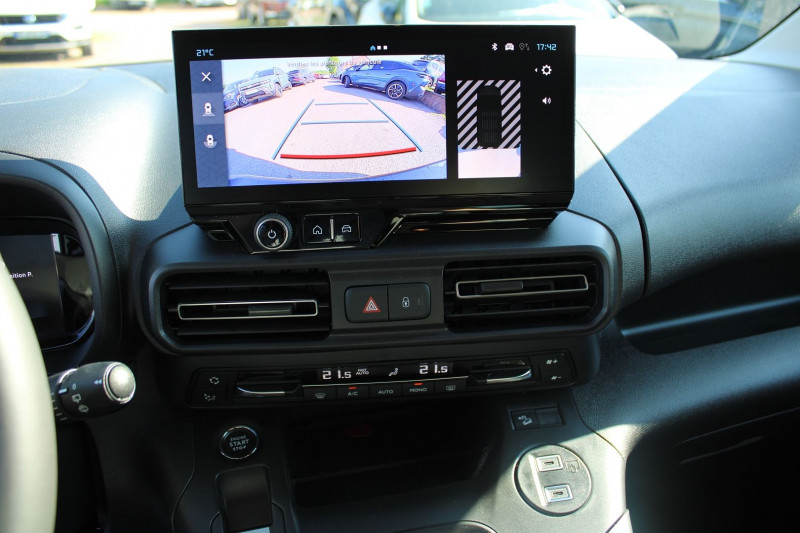 Photo 16 de l'offre de CITROEN BERLINGO 5 MAX BLUE HDI 130 CV GPS 3D CAMÃRA I-COKPIT JA 16 FULL LED GRIP BOITE AUTO EAT-8 à 29990€ chez Bougel transactions