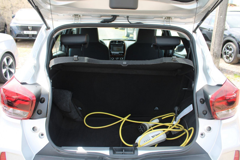 Photo 7 de l'offre de DACIA SPRING ELECTRIC CONFORT PLUS CAMÃRA GPS USB CUIR LIMITEUR BLUETOOTH LEDS ACCOUDOIR  ABS à 9990€ chez Bougel transactions