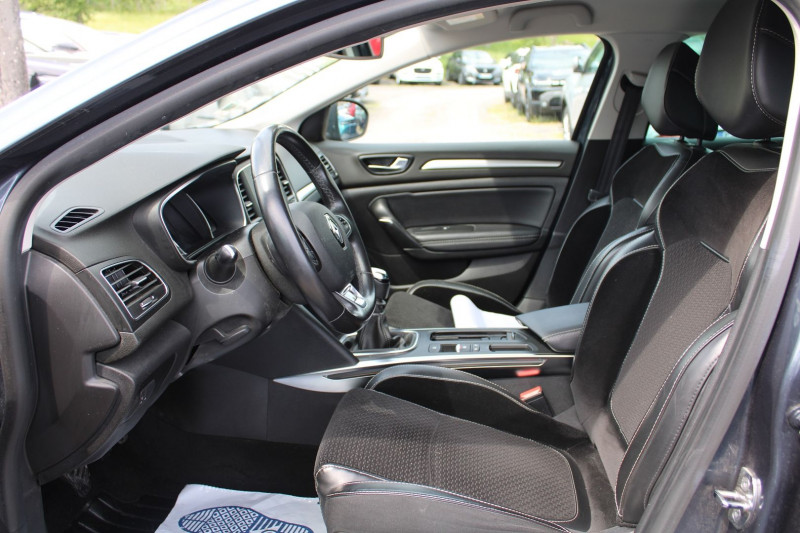 Photo 8 de l'offre de RENAULT MEGANE 4 ENERGY INTENS 1L6 DCI 130 CV GPS 3D CAMÃRA RE JA 17 FULL LED I-COKPIT RÃGULATEUR à 12990€ chez Bougel transactions
