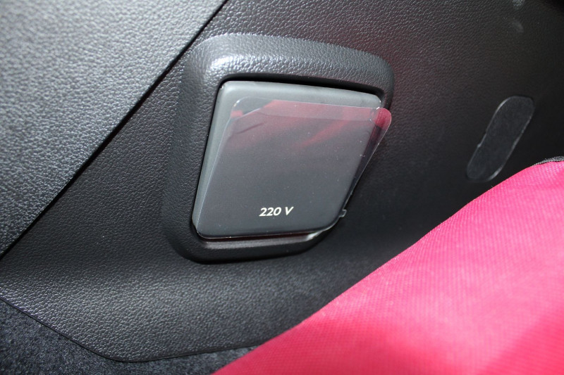 Photo 9 de l'offre de CITROEN BERLINGO 5 MAX BLUE HDI 130 CV GPS 3D CAMÃRA I-COKPIT JA 16 FULL LED GRIP BOITE AUTO EAT-8 à 29990€ chez Bougel transactions