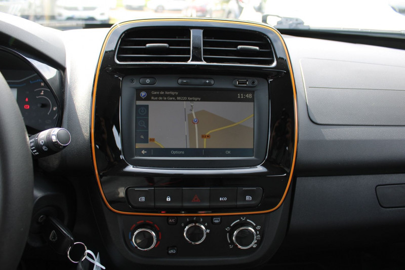 Photo 12 de l'offre de DACIA SPRING ELECTRIC CONFORT PLUS CAMÃRA GPS USB CUIR LIMITEUR BLUETOOTH LEDS ACCOUDOIR  ABS à 9990€ chez Bougel transactions