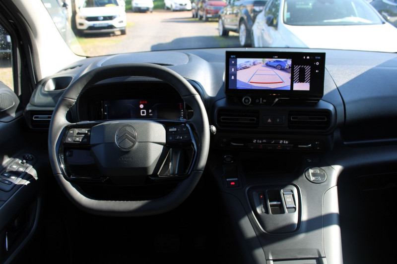 Photo 10 de l'offre de CITROEN BERLINGO 5 MAX BLUE HDI 130 CV GPS 3D CAMÃRA I-COKPIT JA 16 FULL LED GRIP BOITE AUTO EAT-8 à 29990€ chez Bougel transactions