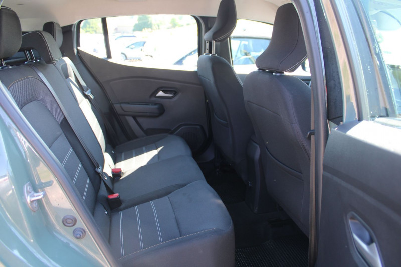 Photo 8 de l'offre de DACIA SANDERO 5 TCE 90 CV STEPWAY GPS 3D CAMÃRA FULL LED MP3 USB RÃGULATEUR BLUETOOTH BOITE AUTO à 17990€ chez Bougel transactions