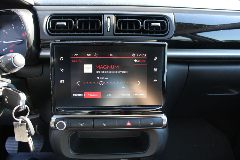 Photo 11 de l'offre de CITROEN C3 PHASE 4 SHINE 82 CV ESSENCE GPS MIROR LINK CLIM FULL LED USB RADAR BLUETOOTH RÃGULATEUR à 10500€ chez Bougel transactions