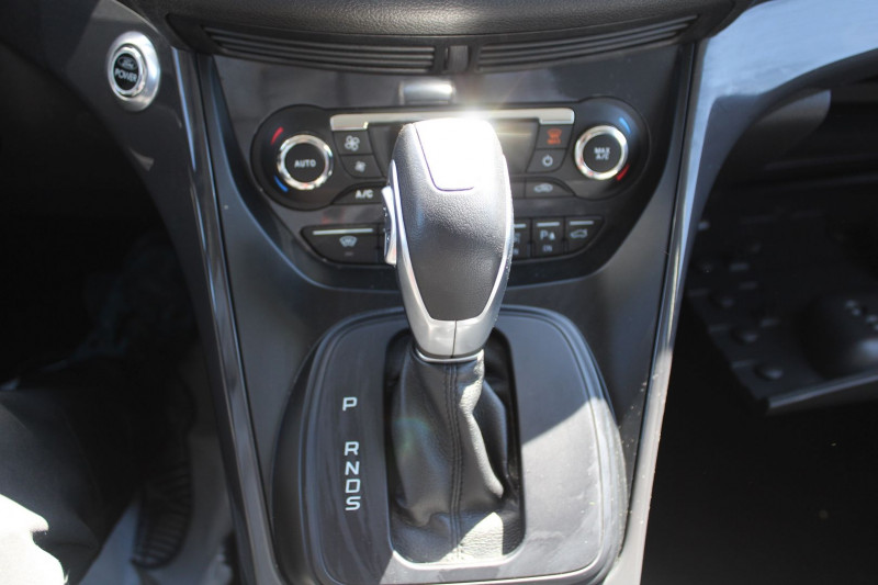 Photo 18 de l'offre de FORD KUGA 2.0 TDCI 163CH FAP TITANIUM 4X4 POWERSHIFT à 14900€ chez Bougel transactions