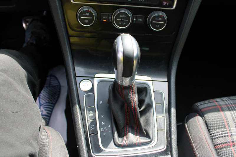 Photo 14 de l'offre de VOLKSWAGEN GOLF 7 2.0 TSI 230CH BLUEMOTION TECHNOLOGY GTI PERFORMANCE DSG6 5P CAMÃRA GPS FULL LEDS à 18900€ chez Bougel transactions