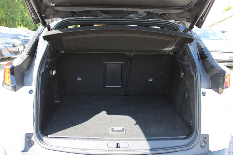 Photo 8 de l'offre de PEUGEOT 3008 III GT HYBRID4 300 CV EAT8 BOITE AUTO 4X4 GPS BICOLOR CAMÃRA ESP JA 19  TOIT OUVRANT à 24900€ chez Bougel transactions