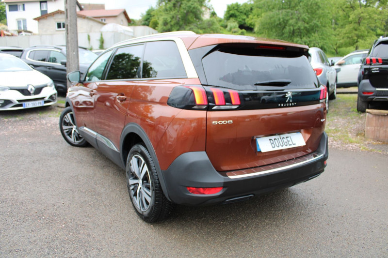Photo 3 de l'offre de PEUGEOT 5008 PHASE 4 ALLURE DIESEL EAT8 BOITE AUTO PALETTE 1L5 BLUEHDI 130 GPS CUIR CAMÃRA 360   7.PL à 25900€ chez Bougel transactions