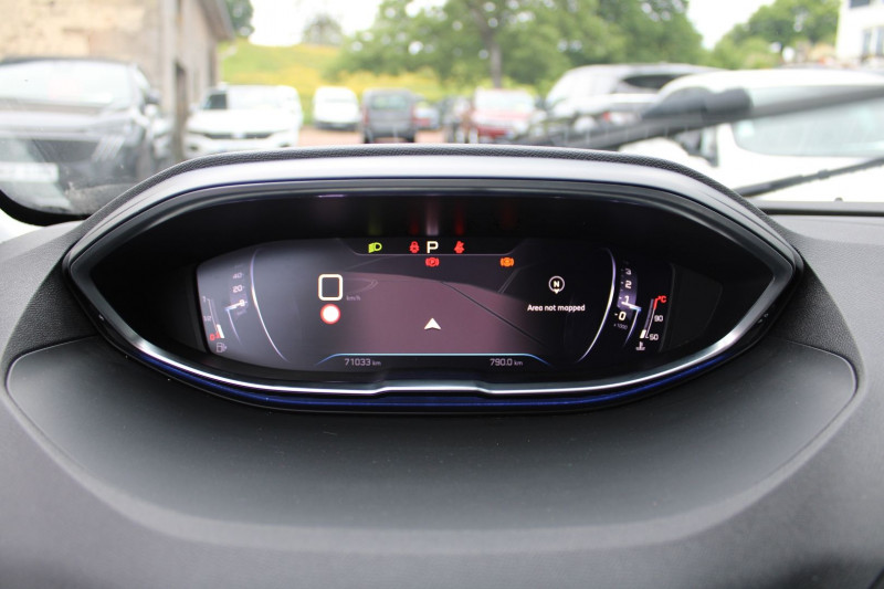 Photo 11 de l'offre de PEUGEOT 5008 PHASE 4 ALLURE DIESEL EAT8 BOITE AUTO PALETTE 1L5 BLUEHDI 130 GPS CUIR CAMÃRA 360   7.PL à 25900€ chez Bougel transactions