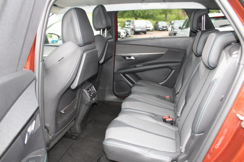 Photo 8 de l'offre de PEUGEOT 5008 PHASE 4 ALLURE DIESEL EAT8 BOITE AUTO PALETTE 1L5 BLUEHDI 130 GPS CUIR CAMÃRA 360   7.PL à 25900€ chez Bougel transactions