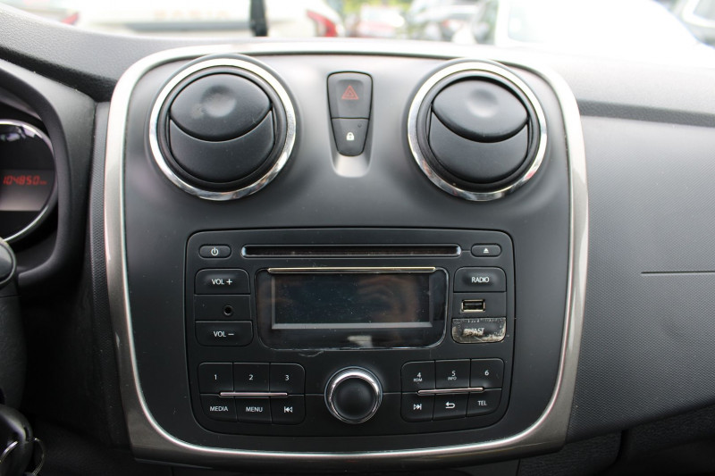 Photo 10 de l'offre de DACIA SANDERO II 1L5 DCI 90 CV STEPWAY CLIMAT LASER USB BLUETOOTH ABS DIESEL  5 PORTES à 7990€ chez Bougel transactions