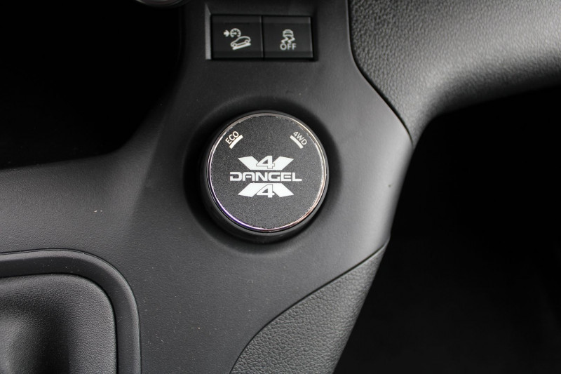 Photo 12 de l'offre de PEUGEOT PARTNER 4 BLUE HDI 130 CV DANGEL "4X4" CLIM AUDIO SAT MP3 USB RADAR BLUETOOTH RÃGULATEUR à 31500€ chez Bougel transactions