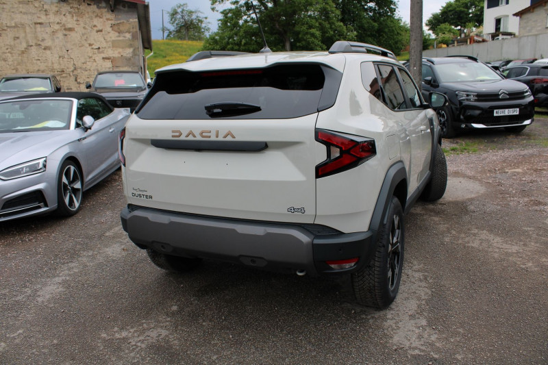 Photo 2 de l'offre de DACIA DUSTER VI EXTREME TCE 130 CV "4X4" GPS CARPLAY JA17 FULL LED CAMÃRA 360Â° I-COKPIT PK HIVER à 28990€ chez Bougel transactions
