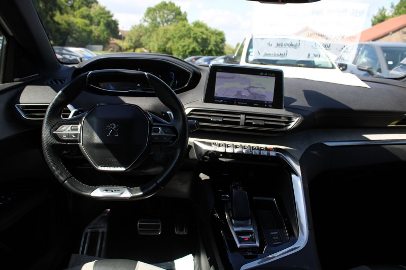 Photo 13 de l'offre de PEUGEOT 3008 III GT HYBRID4 300 CV EAT8 BOITE AUTO 4X4 GPS BICOLOR CAMÃRA ESP JA 19  TOIT OUVRANT à 24900€ chez Bougel transactions