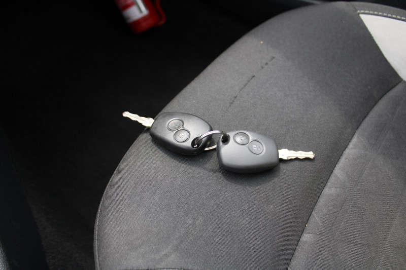 Photo 12 de l'offre de DACIA SANDERO II 1L5 DCI 90 CV STEPWAY CLIMAT LASER USB BLUETOOTH ABS DIESEL  5 PORTES à 7990€ chez Bougel transactions