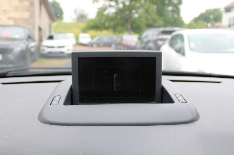 Photo 14 de l'offre de PEUGEOT 3008 II BLUE HDI 120 CV STYLE GPS CLIM RE JA 17 USB ATTELAGE RADAR BLUETOOTH RÃGULATEUR à 9500€ chez Bougel transactions