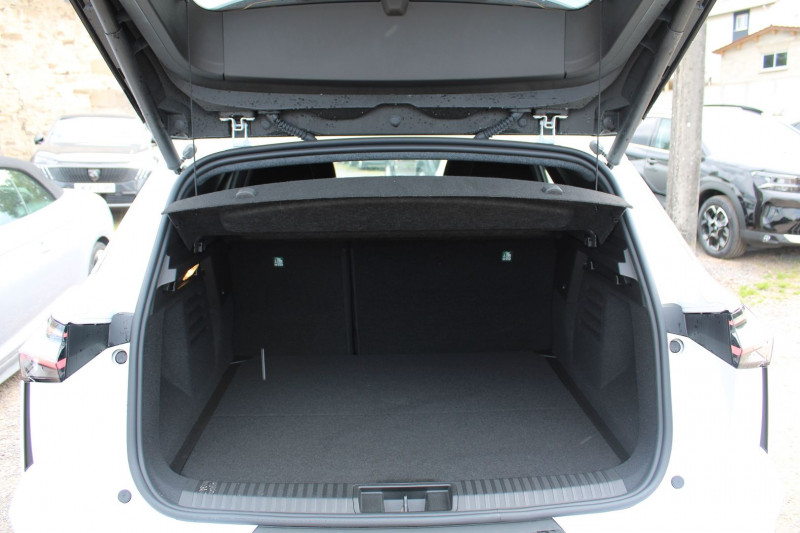 Photo 6 de l'offre de RENAULT SYMBIOZ TECHNO E-TECH 145 CV HYBRIDE GPS 3D CAMÃRA FULL LED I-COKPIT RE JA 18 BOITE AUTO à 31500€ chez Bougel transactions
