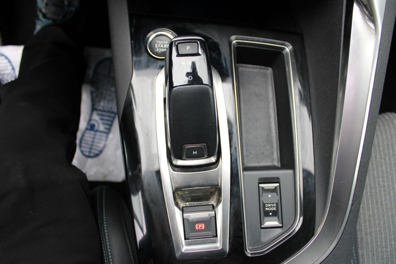 Photo 14 de l'offre de PEUGEOT 5008 PHASE 4 ALLURE DIESEL EAT8 BOITE AUTO PALETTE 1L5 BLUEHDI 130 GPS CUIR CAMÃRA 360   7.PL à 25900€ chez Bougel transactions