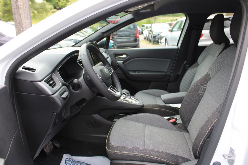 Photo 8 de l'offre de RENAULT SYMBIOZ TECHNO E-TECH 145 CV HYBRIDE GPS 3D CAMÃRA FULL LED I-COKPIT RE JA 18 BOITE AUTO à 31500€ chez Bougel transactions