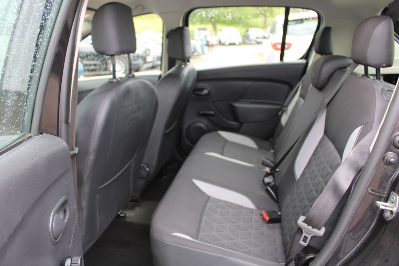 Photo 8 de l'offre de DACIA SANDERO II 1L5 DCI 90 CV STEPWAY CLIMAT LASER USB BLUETOOTH ABS DIESEL  5 PORTES à 7990€ chez Bougel transactions