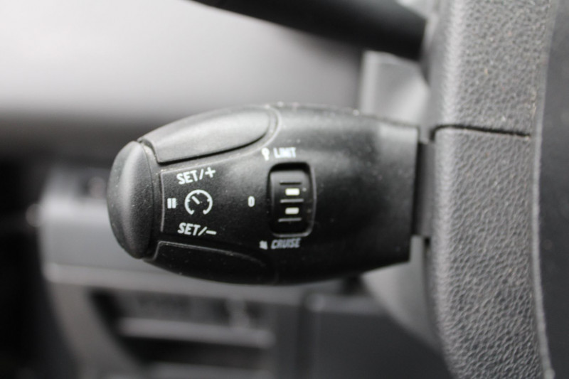 Photo 11 de l'offre de PEUGEOT 3008 II BLUE HDI 120 CV STYLE GPS CLIM RE JA 17 USB ATTELAGE RADAR BLUETOOTH RÃGULATEUR à 9500€ chez Bougel transactions