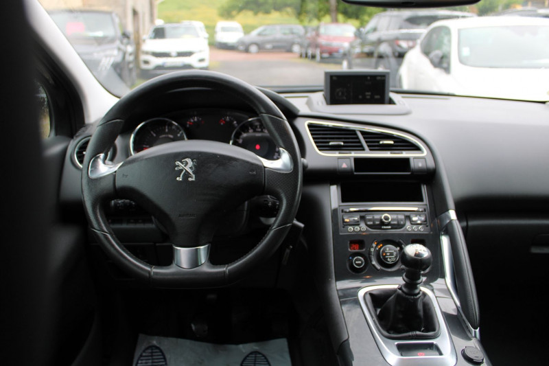 Photo 10 de l'offre de PEUGEOT 3008 II BLUE HDI 120 CV STYLE GPS CLIM RE JA 17 USB ATTELAGE RADAR BLUETOOTH RÃGULATEUR à 9500€ chez Bougel transactions
