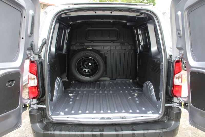 Photo 6 de l'offre de PEUGEOT PARTNER 4 BLUE HDI 130 CV DANGEL "4X4" CLIM AUDIO SAT MP3 USB RADAR BLUETOOTH RÃGULATEUR à 31500€ chez Bougel transactions