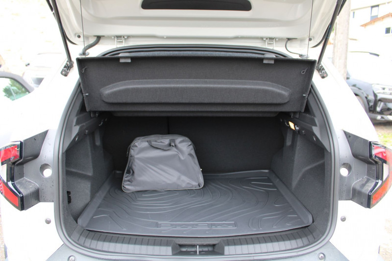 Photo 6 de l'offre de DACIA DUSTER VI EXTREME TCE 130 CV "4X4" GPS CARPLAY JA17 FULL LED CAMÃRA 360Â° I-COKPIT PK HIVER à 28990€ chez Bougel transactions