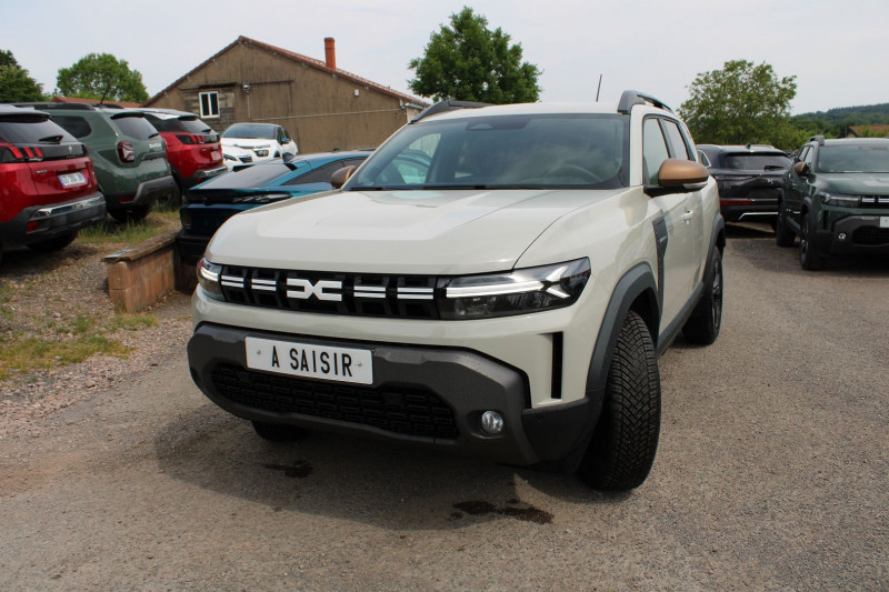Photo 4 de l'offre de DACIA DUSTER VI EXTREME TCE 130 CV "4X4" GPS 3D JA 17 FULL LED CAMÃRA 360Â° USB I-COKPIT PK HIVER à 28990€ chez Bougel transactions