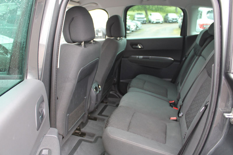 Photo 9 de l'offre de PEUGEOT 3008 II BLUE HDI 120 CV STYLE GPS CLIM RE JA 17 USB ATTELAGE RADAR BLUETOOTH RÃGULATEUR à 9500€ chez Bougel transactions