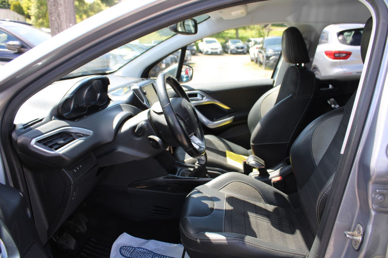 Photo 8 de l'offre de PEUGEOT 2008 II ALLURE 1L6 BLUE HDI 100 CV GPS 3D USB RE RADAR GRIP CONTROL BLUETOOTH RÃGULATEUR à 11500€ chez Bougel transactions