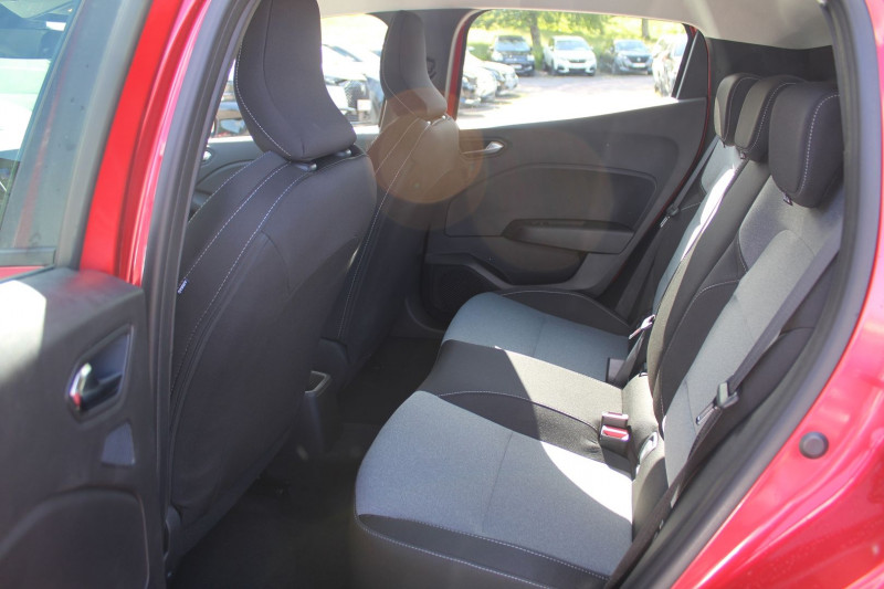 Photo 8 de l'offre de RENAULT CLIO VI EVOLUTION DIESEL BLUEDCI 100 CV BOITE 6V CAMÃRA USB GPS LINK MÃDIA FULL LEDS ABS à 20900€ chez Bougel transactions