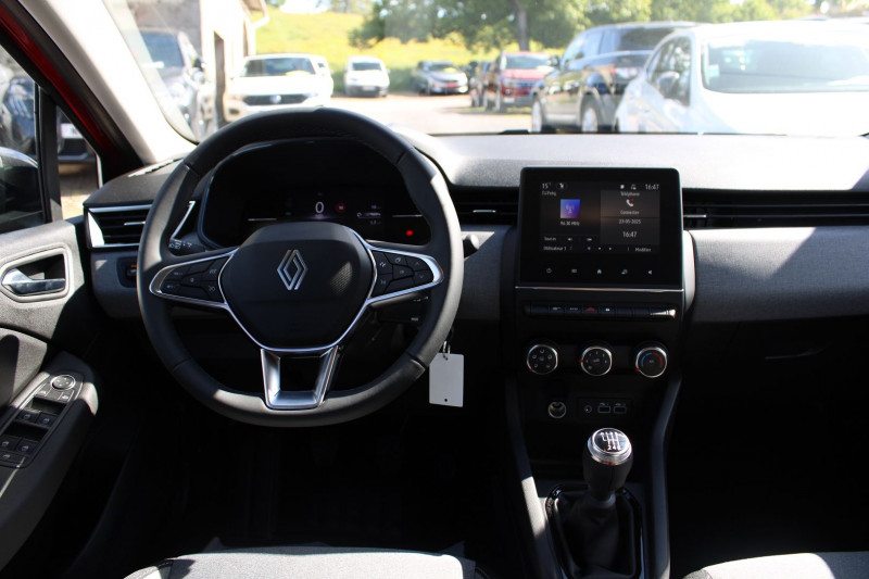 Photo 9 de l'offre de RENAULT CLIO VI EVOLUTION DIESEL BLUEDCI 100 CV BOITE 6V CAMÃRA USB GPS LINK MÃDIA FULL LEDS ABS à 20900€ chez Bougel transactions