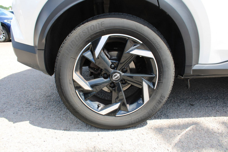 Photo 7 de l'offre de NISSAN JUKE III 1L DIG-T 114 CV N-CONNECT CAMÃRA CUIR GPS LINK USB FULL LEDS CLIM AUTO  BOITE 6V à 19500€ chez Bougel transactions