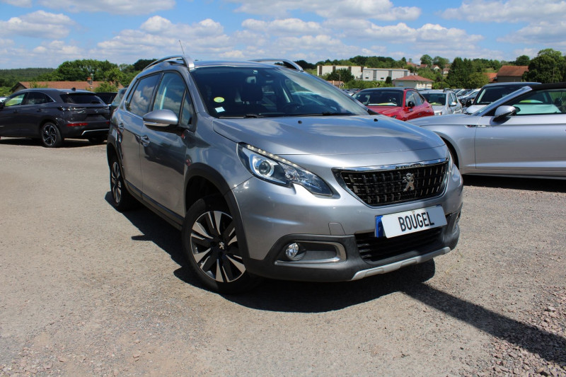 Peugeot 2008 II ALLURE 1L6 BLUE HDI 100 CV GPS 3D USB RE RADAR GRIP CONTROL BLUETOOTH RÃGULATEUR Diesel GRIS ARTENS Occasion à vendre