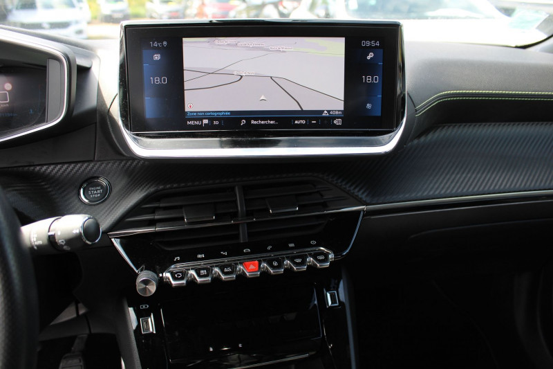 Photo 13 de l'offre de PEUGEOT 2008 III 1L5 BLUEHDI 100 CV GT LINE BICOLOR NACRÃ CAMÃRA GRAND GPS 3D USB FULL LEDS  BV.6 à 18400€ chez Bougel transactions