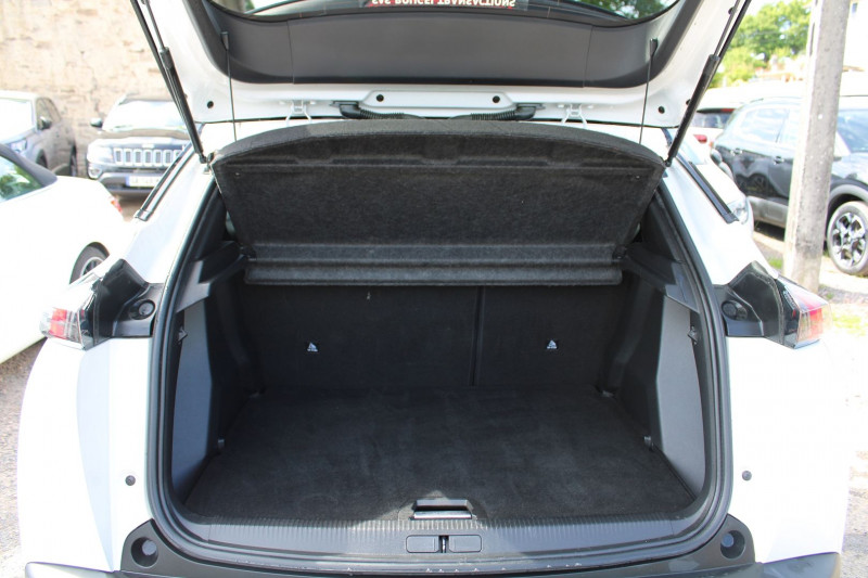 Photo 6 de l'offre de PEUGEOT 2008 III 1L5 BLUEHDI 100 CV GT LINE BICOLOR NACRÃ CAMÃRA GRAND GPS 3D USB FULL LEDS  BV.6 à 18400€ chez Bougel transactions