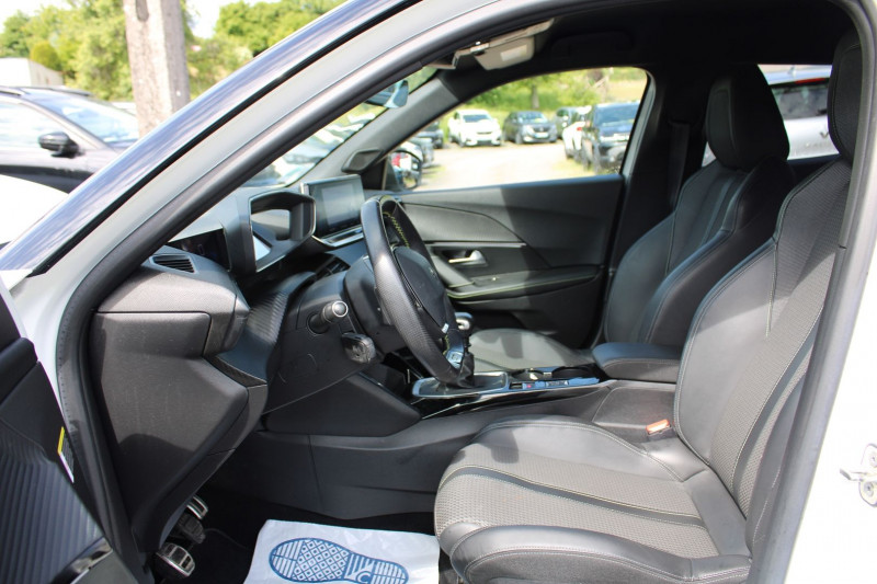 Photo 8 de l'offre de PEUGEOT 2008 III 1L5 BLUEHDI 100 CV GT LINE BICOLOR NACRÃ CAMÃRA GRAND GPS 3D USB FULL LEDS  BV.6 à 18400€ chez Bougel transactions