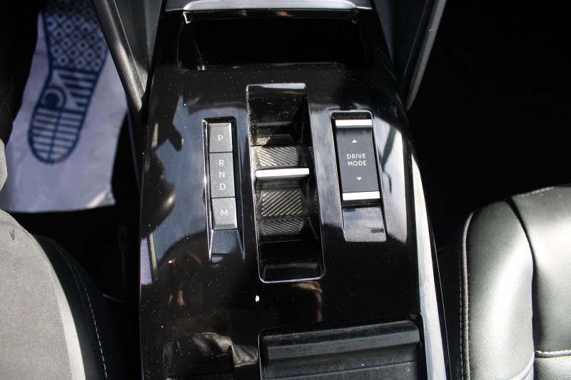 Photo 17 de l'offre de CITROEN C4 PHASE 4 SHINE PACK ESSENCE 155 CV GPS 3D CAMÃRA FULL LED JA 18 I-COKPIT BOITE AUTO EAT-8 à 17500€ chez Bougel transactions